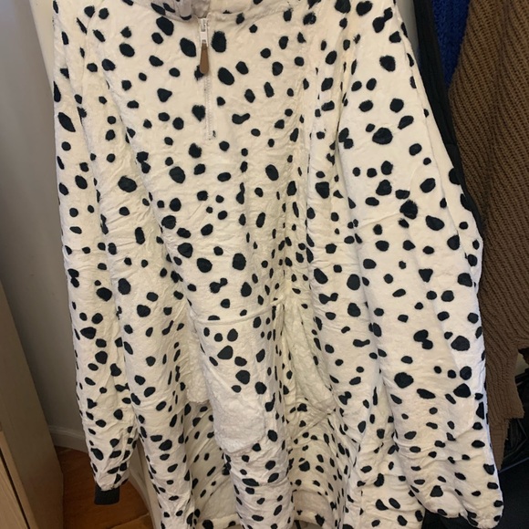 Cozy Dalmatian Print Hoodie - Picture 3 of 6